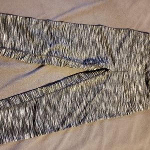 Capri links athletic pants with pocket